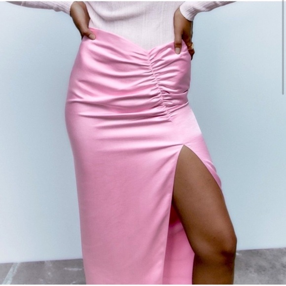 💕 ZARA PINK SATIN SIDE RUCHED SLIT MIDI SKIRT! - Picture 9 of 16